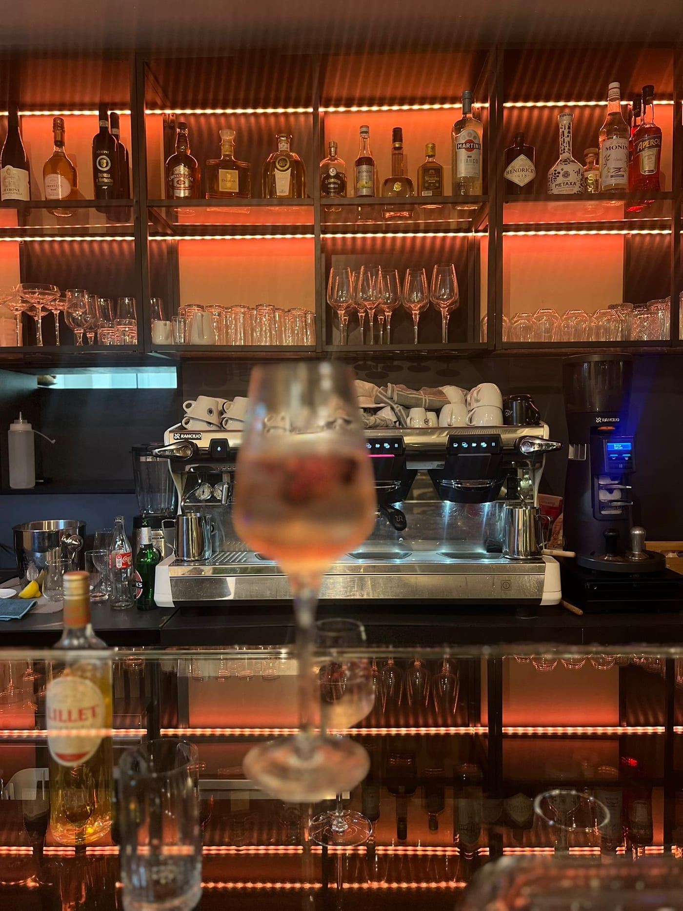 Die Bar am Abend